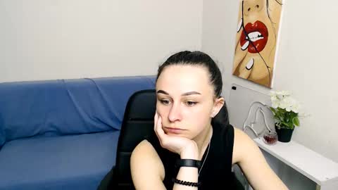 anna_sia_ online show from March 24, 12:10 pm