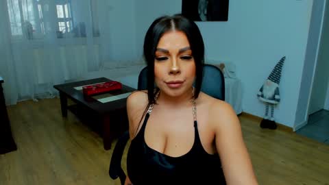Snapshot of annagrayy chatting on December 3, 9:53 am annagrayy online show from December 3, 9:53 am