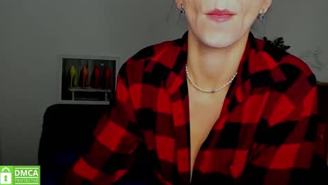 Snapshot of annakillian_kiss chatting on October 15, 6:27 am Anna online show from October 15, 6:27 am