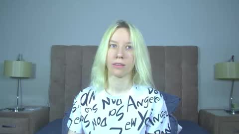 Anna online show from December 2, 6:04 am