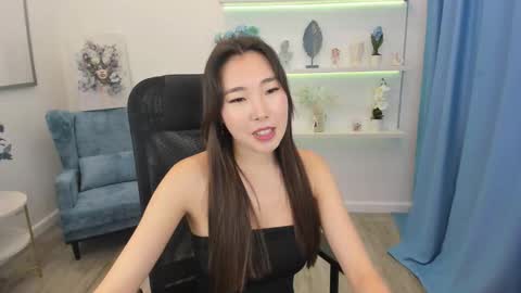 Snapshot of annareyli chatting on October 1, 12:32 pm Anna online show from October 1, 12:32 pm