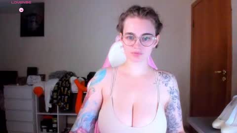 AnnaRoading online show from October 11, 11:40 pm