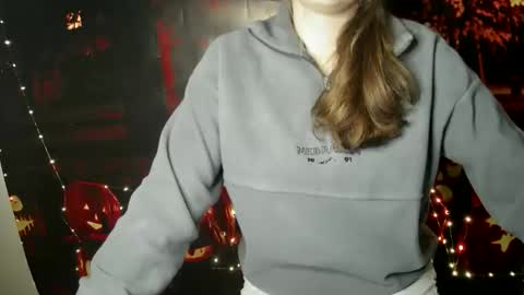 Bella online show from October 10, 5:18 pm