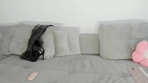 annemona online show from March 31, 10:48 am