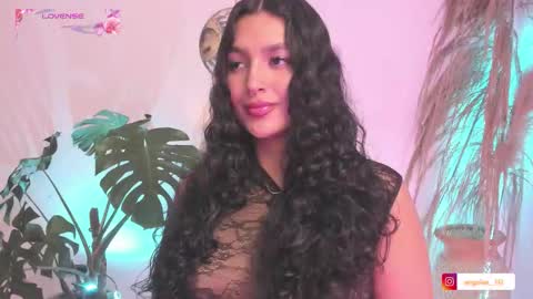 Snapshot of anngel_1 chatting on October 1, 4:23 pm Angel online show from October 1, 4:23 pm