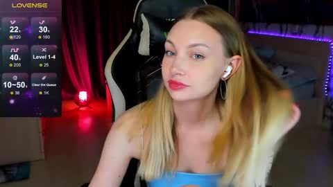Snapshot of annie69kiss chatting on September 17, 2:37 pm Annie online show from September 17, 2:37 pm