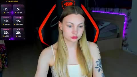 Annie online show from March 25, 9:50 pm