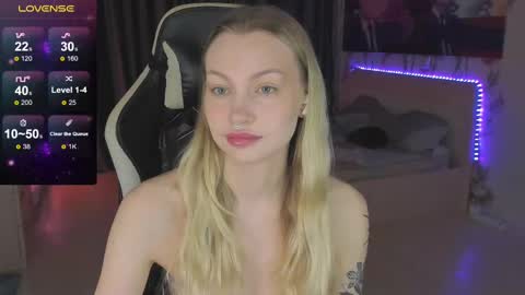 Snapshot of annie69kiss chatting on March 7, 8:55 pm Annie online show from March 7, 8:55 pm