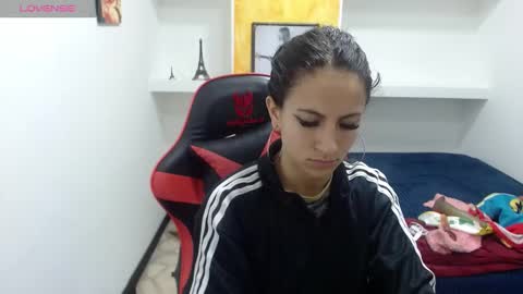 Snapshot of anniee_x chatting on March 10, 12:28 pm Anniee online show from March 10, 12:28 pm