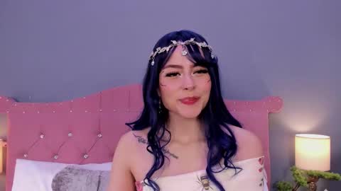 Annie online show from December 20, 1:59 pm