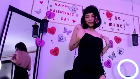 Annie online show from February 14, 11:53 am