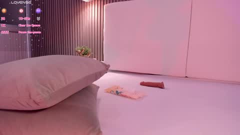 ANNIE  online show from April 8, 8:44 pm