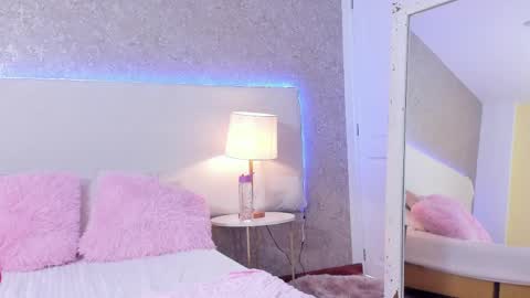 AnniieCooper online show from April 2, 1:41 pm