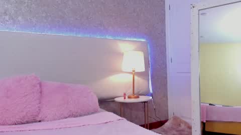 AnniieCooper online show from April 1, 1:41 pm