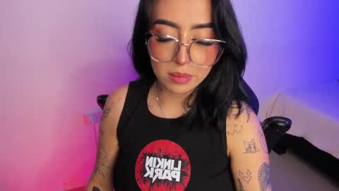Snapshot of annikamerliahh_ chatting on September 19, 4:44 am Annika online show from September 19, 4:44 am