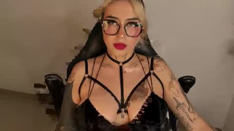 Annika online show from February 26, 2:38 pm