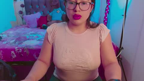 Snapshot of anny___cute chatting on October 5, 8:03 pm anny___cute online show from October 5, 8:03 pm
