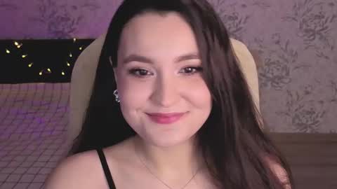 Annie online show from March 13, 8:10 pm