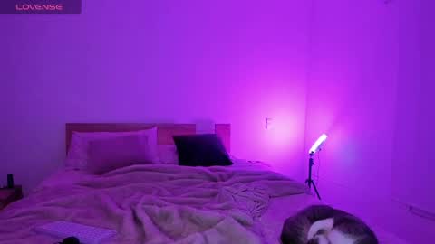 Anthonela online show from April 16, 1:50 am