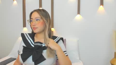 Snapshot of antonella_cutie_ chatting on February 13, 12:00 pm A N T O N E L L A online show from February 13, 12:00 pm