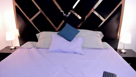 My name is Andrea  thumb up me please its important online show from March 11, 4:40 pm