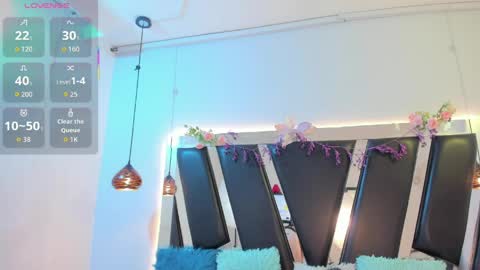 A N T O N E L L E  online show from April 9, 11:26 am