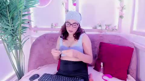anya_shaffer online show from July 21, 2:45 am