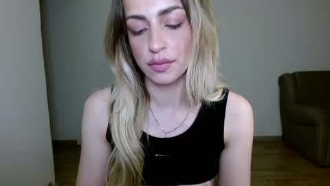 Anya online show from March 26, 9:27 pm