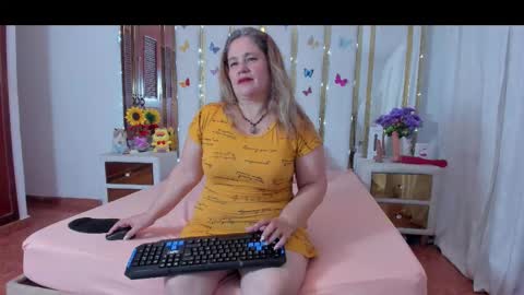 Anyela  online show from November 5, 11:54 pm