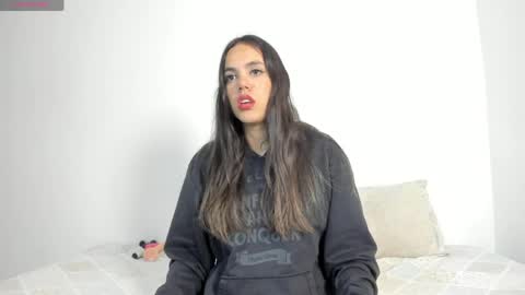 aphrodite_rosse online show from June 8, 1:28 am