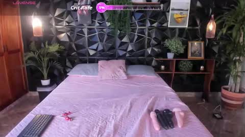 apprilfoxx online show from October 25, 3:30 pm