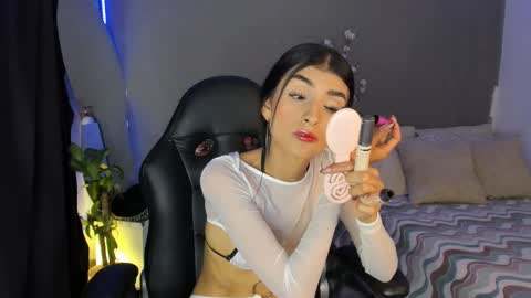 Snapshot of april_scarlett chatting on February 13, 12:35 am Scarlett Independent Model online show from February 13, 12:35 am