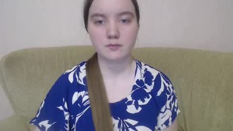 Josefin online show from November 19, 8:03 am