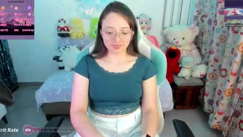 Snapshot of aria_alaia chatting on September 18, 3:05 am Linda online show from September 18, 3:05 am