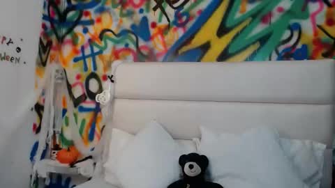 aria online show from October 15, 12:52 pm