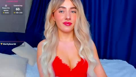 aria_montclair online show from May 26, 2:16 pm