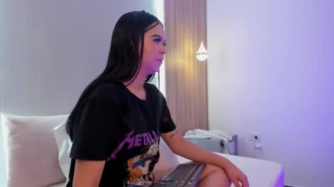 A R I A D N A online show from March 21, 8:41 am