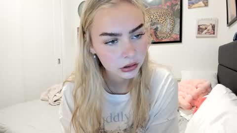 Ariah online show from November 13, 8:52 pm