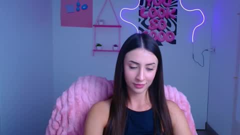Snapshot of ariana_muur chatting on October 25, 11:40 am Ariana online show from October 25, 11:40 am