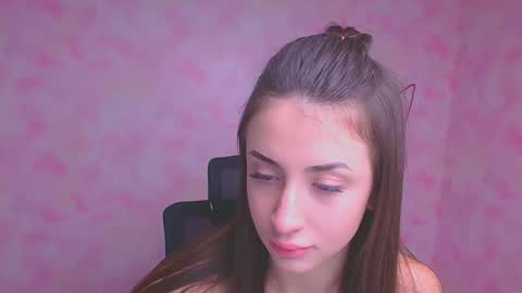 Snapshot of ariana_muur chatting on September 18, 5:17 am Ariana online show from September 18, 5:17 am