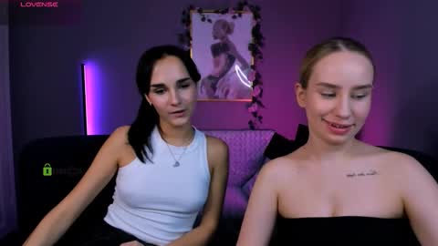Snapshot of ariana_ross7 chatting on October 10, 8:03 pm ariana_ross7 online show from October 10, 8:03 pm