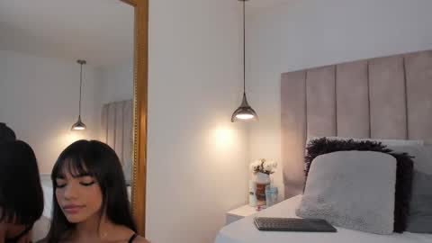 Ariana  online show from November 13, 8:08 pm