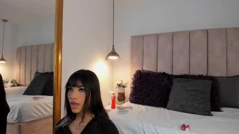 Ariana  online show from November 30, 7:18 pm