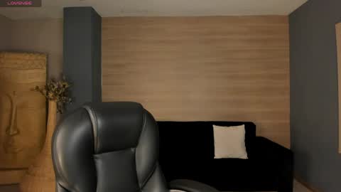 Ariana Dumont online show from April 20, 11:24 am