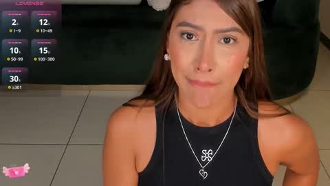 Ariana Dumont online show from December 18, 11:48 am