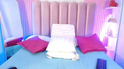 ArianaRougee online show from April 25, 1:41 pm