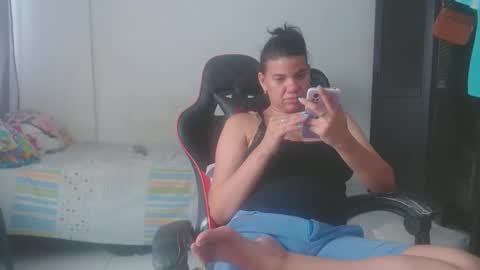 ariannaloovel online show from April 16, 8:08 pm