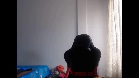 ariannaloovel online show from February 4, 5:45 pm