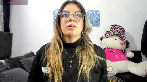 ariannawil online show from January 11, 11:54 pm