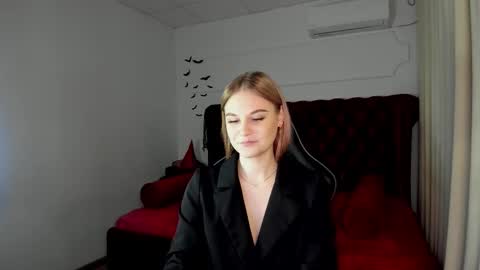 Aria online show from November 5, 6:57 pm